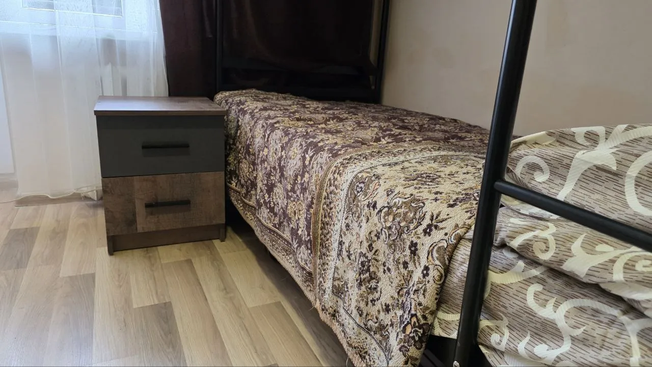 Спальне місце у кімнаті